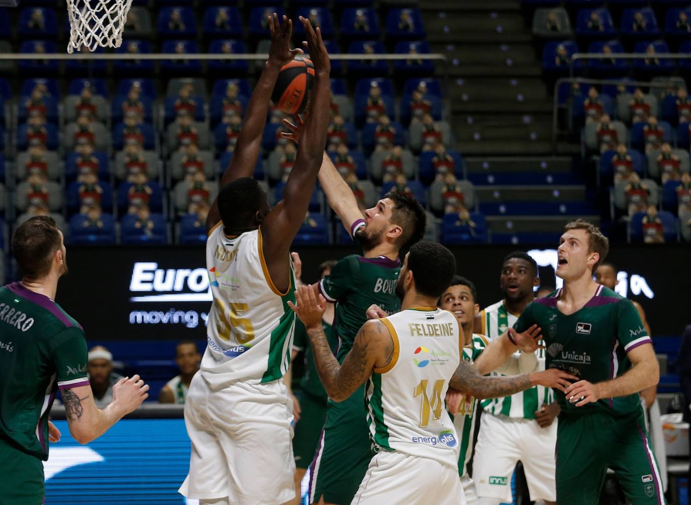 El Unicaja cae en la prórroga ante el Betis