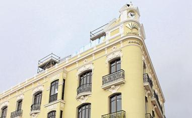 Histórica sede de la Caja de Ronda en la Ciudad del Tajo./SUR