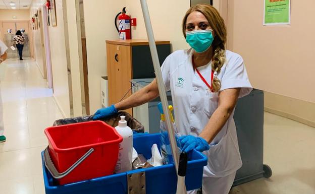 Yolanda Charte, limpiadora de hospital: el paño de lágrimas de los pacientes aislados