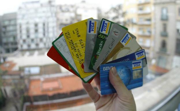 Entra en vigor una nueva normativa para tarjetas de crédito con la cuesta de enero como telón de fondo