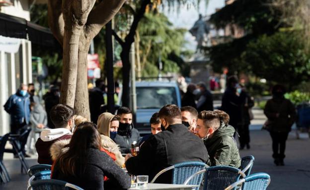Andalucía, a 24 horas de afrontar un posible endurecimiento de las restricciones contra el coronavirus