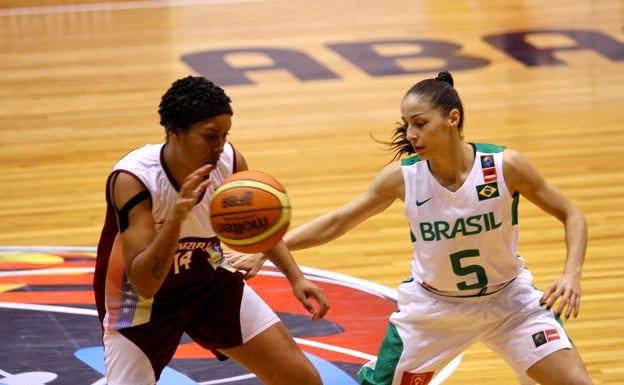 Débora Costa, relevo de Taja Cole en la dirección de juego del Unicaja