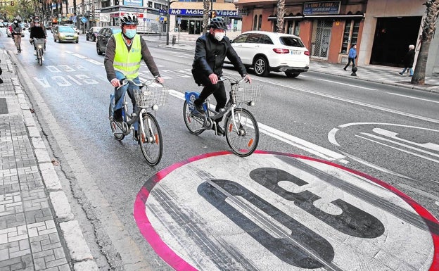 Una red de radares fijos controlará la velocidad en los carriles 30 de Málaga