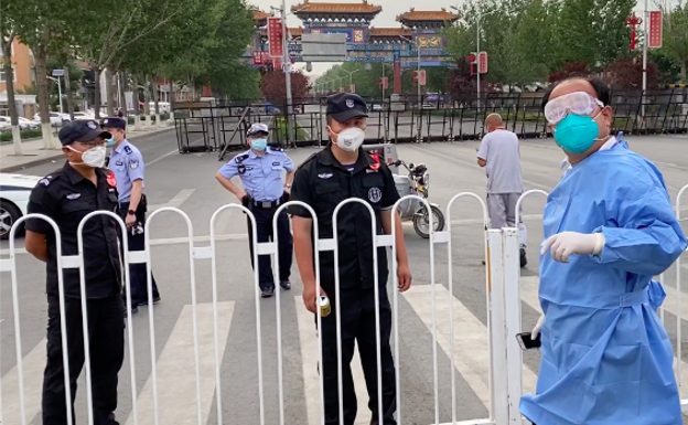 Tras la fiestas multitudinarias de Nochevieja, se decretan nuevos confinamientos en China para evitar el mayor brote de coronavirus en seis meses