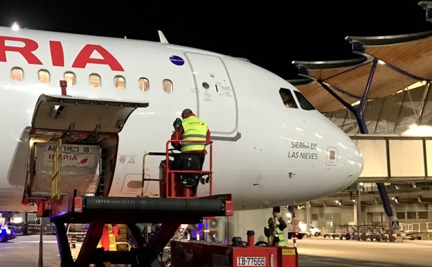 La Sierra de las Nieves, protagonista en la llegada de las primeras vacunas Covid en vuelo comercial