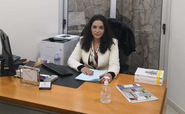 María Gracia Criado, la primera mujer alhaurina en conseguir una plaza de notario