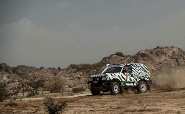 Kilian Revuelta se convierte en el primer español en ganar una etapa del Dakar clásico