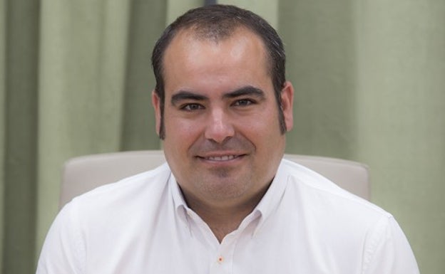 José María Rodríguez tomará el relevo de José Antonio Víquez como alcalde de Yunquera