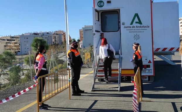 Cuevas del Becerro reabre espacios públicos tras la incidencia de la pandemia