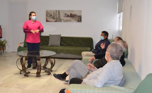 Sin techo y mayor de 60 años: así funciona el hogar de Emaús