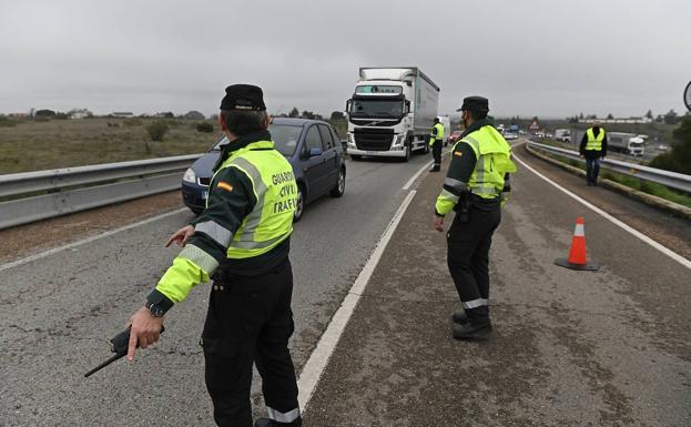 Los accidentes de tráfico se resisten a la pandemia pese a bajar la movilidad en Andalucía