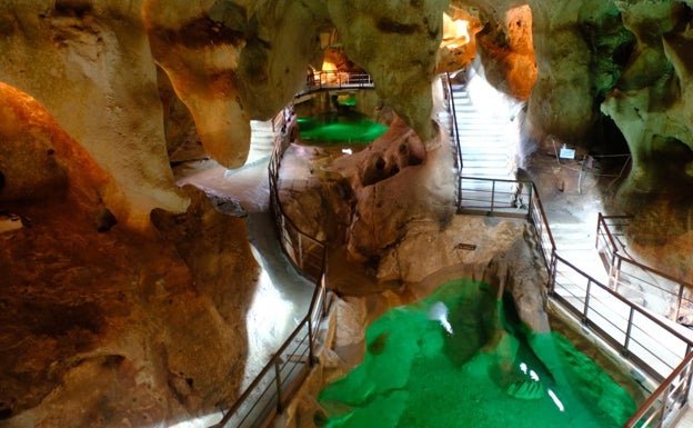 Rincón de la Victoria busca un acuerdo para prorrogar el alquiler de la Cueva del Tesoro