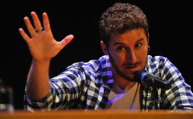 Antonio Díaz Mola: «Un poema habla de ti con mayor justicia que uno mismo»