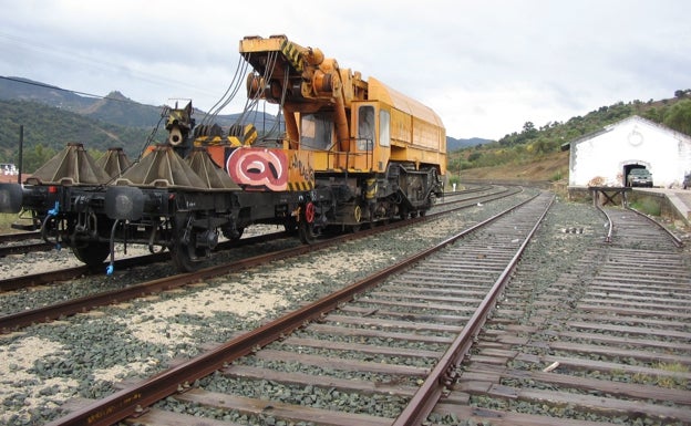 El Gobierno licita el estudio para la electrificación del tren entre Bobadilla y Ronda