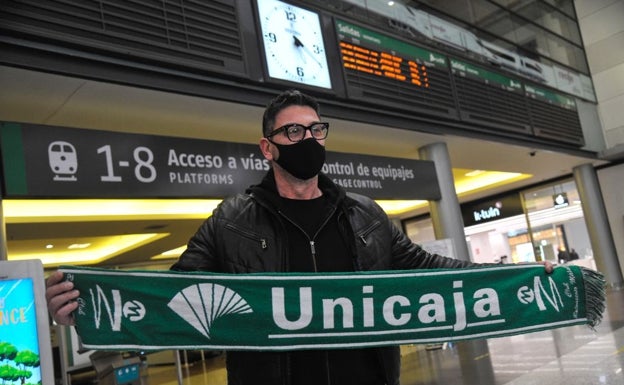 El Unicaja hace oficial el fichaje de Katsikaris, que esta tarde dirigirá al equipo