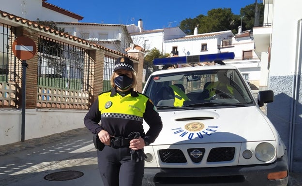 Mercedes Navarrete, pionera en la Policía Local de Yunquera