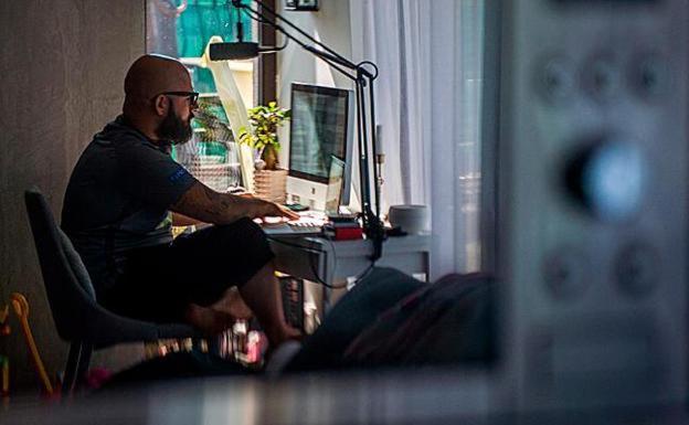 Hacienda | Los autónomos no podrán desgravar gastos del teletrabajo por la pandemia del coronavirus