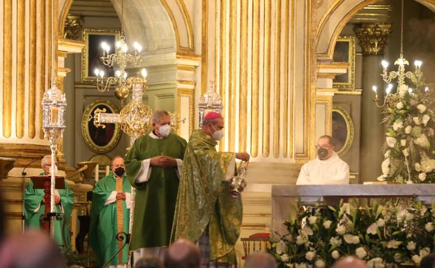 Una misa en la Catedral abre los actos por el centenario de la Agrupación de Cofradías de Málaga