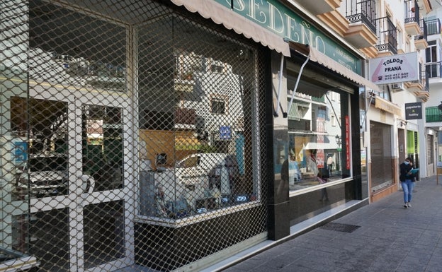Los comercios no esenciales y la hostelería de Alhaurín de la Torre cierran sus puertas: «Era algo previsible»