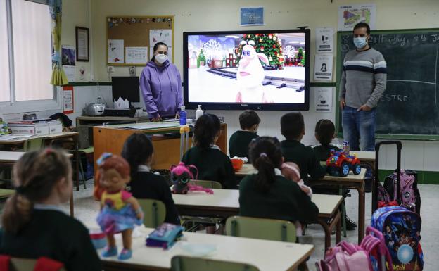 Los colegios e institutos de Málaga seguirán abiertos y la Universidad mantendrá las clases telemáticas