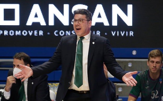 Katsikaris lanza un órdago al Unicaja: «Es evidente que el equipo necesita un refuerzo, incluso dos»