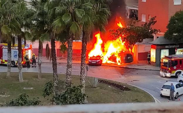 «Había un muchacho pidiendo auxilio porque su novia estaba debajo del coche»