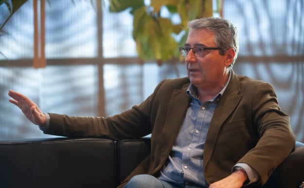 Francisco Salado: «La Diputación de Málaga va a hacer este año una inversión millonaria pero es un granito de arena de lo que se necesita»