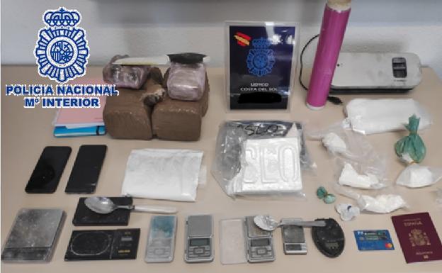 Arrollan a un agente al huir después de que la Policía localice un trastero con drogas en Málaga capital