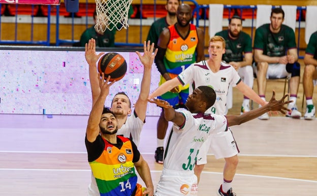 La defensa revive al Unicaja en Fuenlabrada
