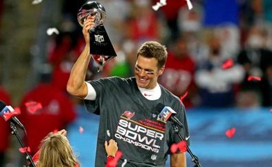 Tom Brady se eleva a la estratosfera del deporte