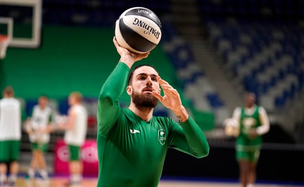 Ferrari, Francis Alonso y Nzosa, los debutantes del Unicaja en la Copa del Rey