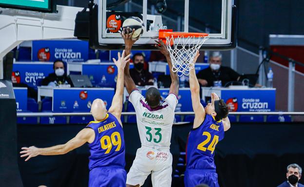 El presidente del Unicaja se queja de forma directa al de la ACB por el arbitraje sufrido ante el Barcelona