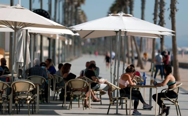 Nuevas restricciones | ¿Qué normas cambian y cuáles se mantienen desde este sábado en Andalucía?