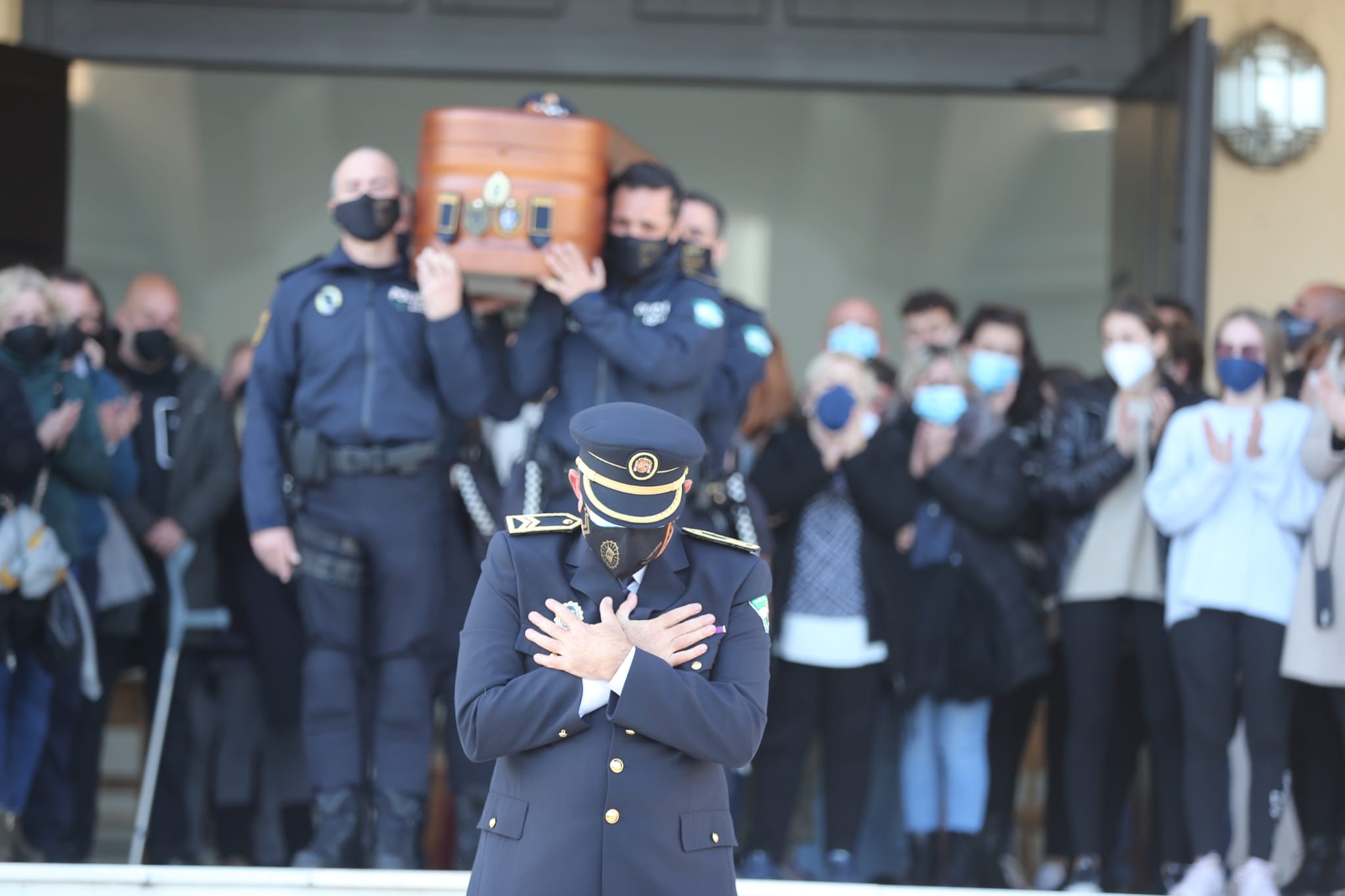 Así fue el último adiós de la Policía Local a Alberto Ferrer