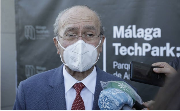 El alcalde busca apoyos para el Cementerio Inglés en una docena de empresas británicas