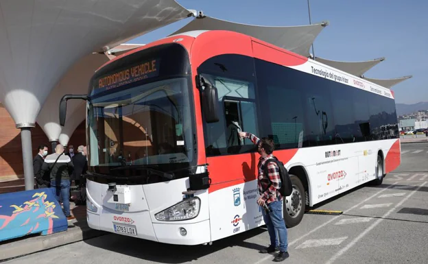 El primer autobús sin conductor de Málaga comienza las pruebas desde el Puerto al Centro