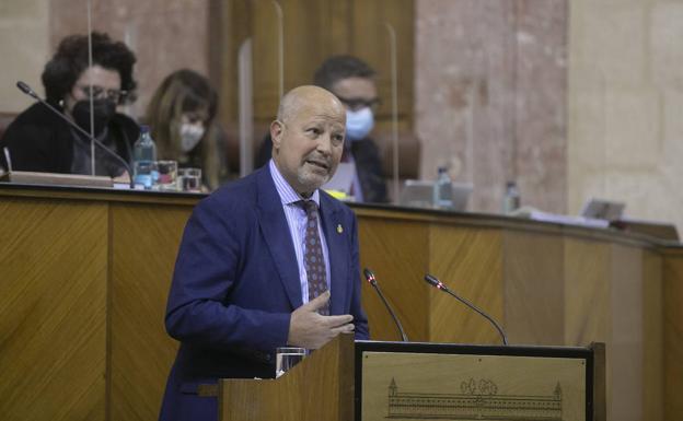 Vox asegura que firmó la implantación del pin parental mientras que Educación lo niega