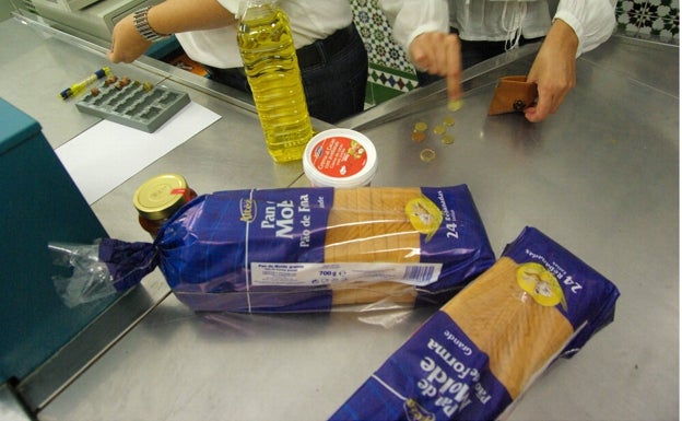 Luz verde a la nueva convocatoria de economatos y a una oferta de empleo público en Málaga