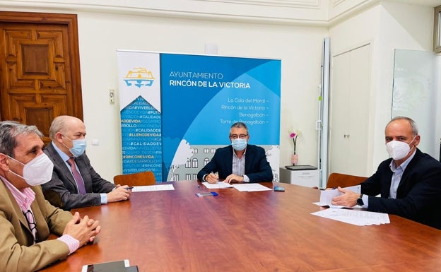 Rincón de la Victoria contrata un plan de asfaltado valorado en 215.503 euros