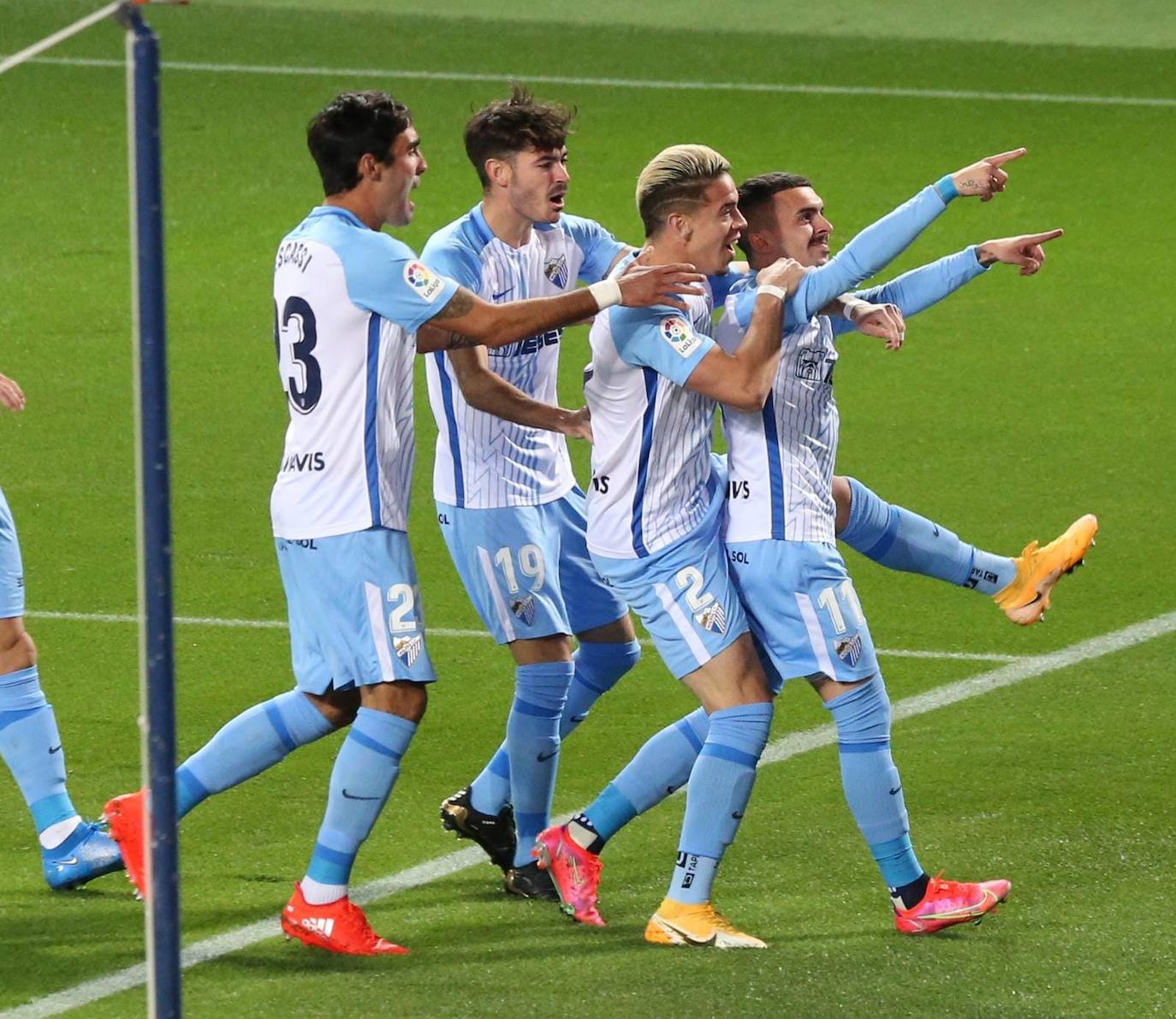 El Málaga gana al Rayo en La Rosaleda