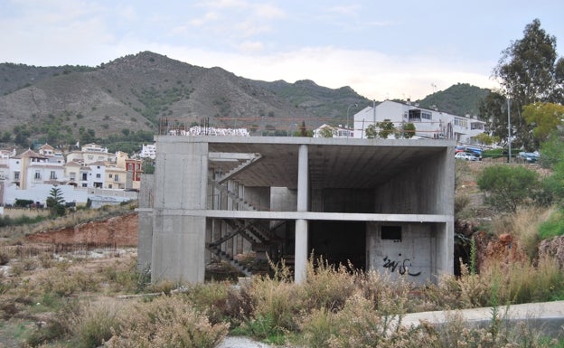 Nerja reactiva la terminación de un edificio para formación, en estructura desde hace dos décadas