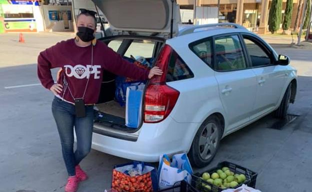 Cuando la solidaridad de Coín cabe en un maletero