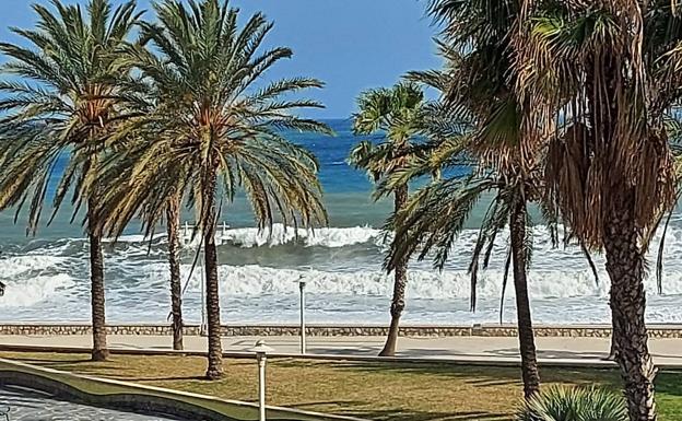 Málaga, en aviso amarillo este viernes por fuertes vientos y olas