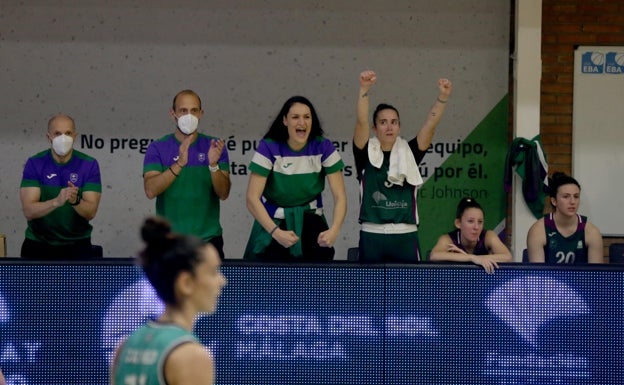 El Unicaja recupera la sonrisa y vuelve a ganar en Los Guindos (71-40)