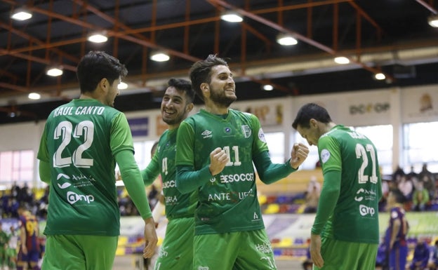 El BeSoccer UMA Antequera tiene a tiro su primera permanencia