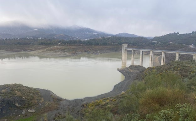 La Junta adjudica obras para mejorar ocho presas de derivación al embalse de La Viñuela por 1.914.441 euros