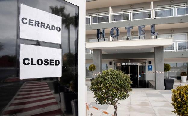 El hotelero, un sector lastrado por la pandemia que no espera iniciar la recuperación hasta verano