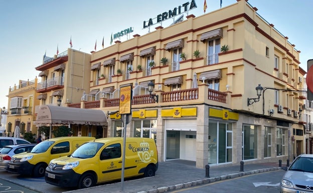 Correos inaugura una segunda oficina en Nerja para prestar el servicio de paquetería rápida