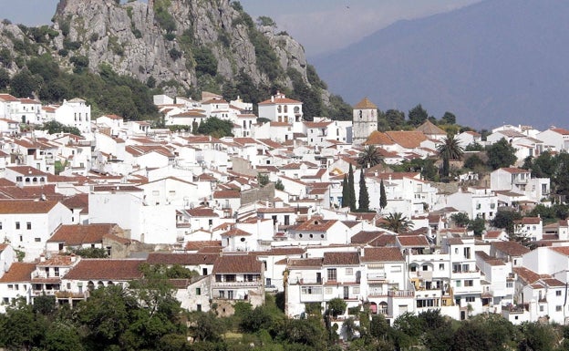 Solo Colmenar y Gaucín mantienen en la provincia de Málaga el cierre perimetral que impide salir y entrar