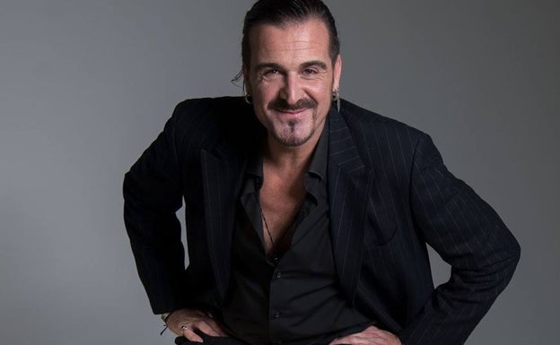 El cantautor sevillano Nolasco llega hoy a Fnac Málaga para presentar su último disco